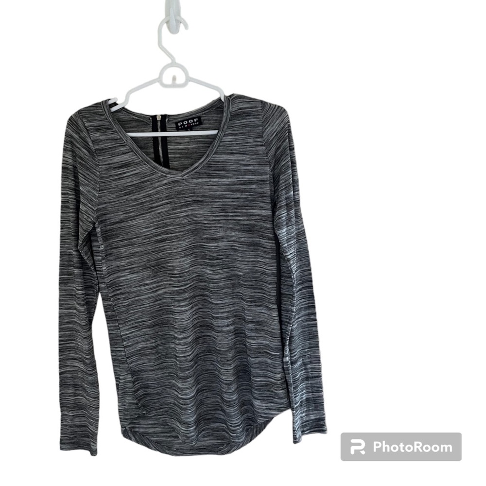 ◼️POOF: Junior girl size S, gray mix long sleeve v-neck top, w/mini zipper◼️